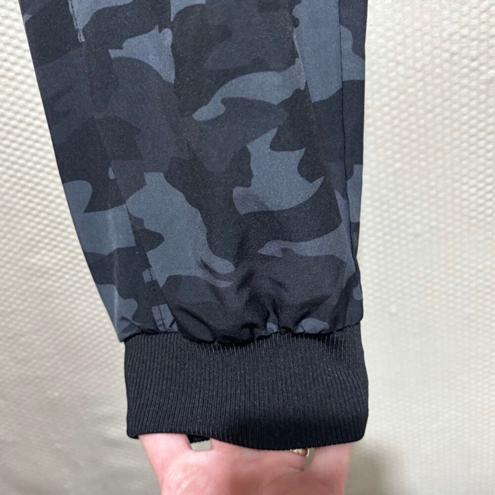Apana Women's Camo Jogger Pants Size M Black Gray Drawstring Zip Pocket - Picture 2 of 8